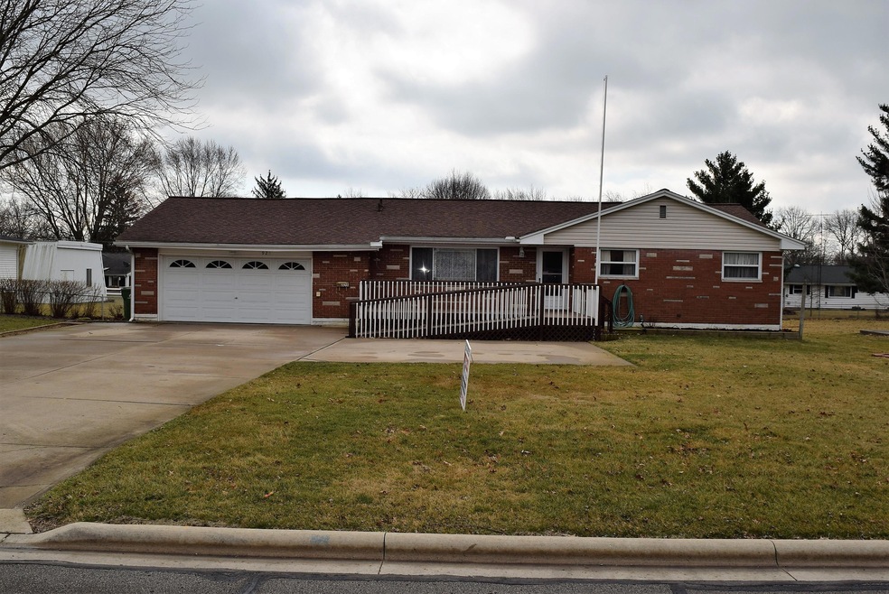 925 Collins Ave, Marysville, OH 43040 - photo 1