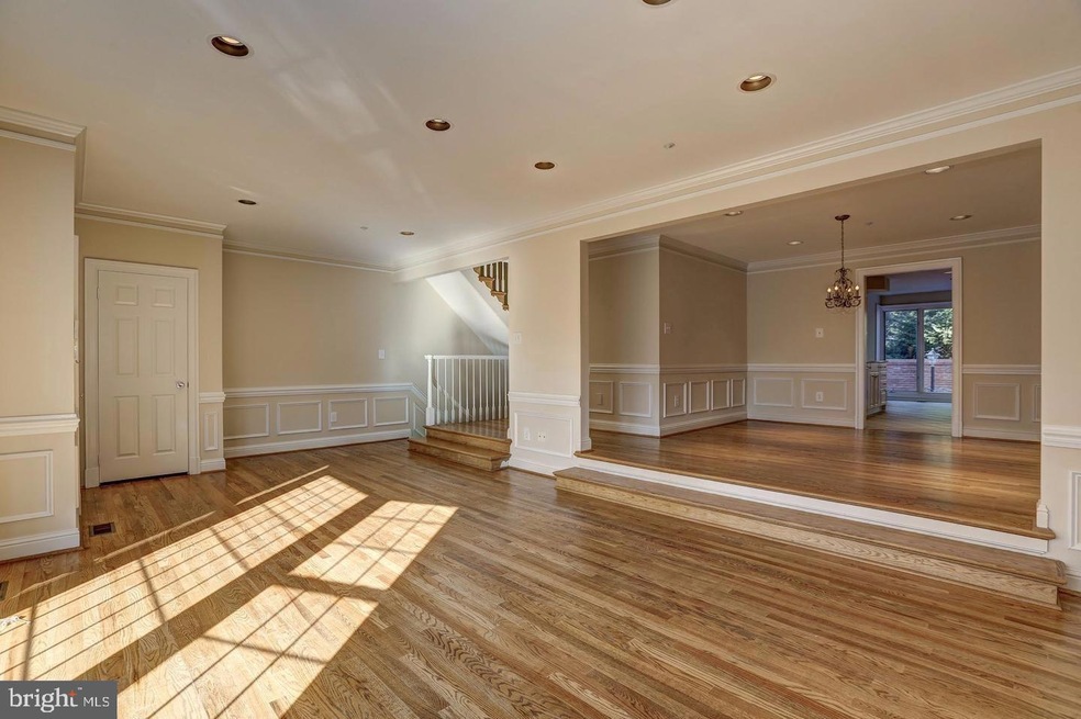 8311 Turnberry Ct, Potomac, MD 20854 - photo 1