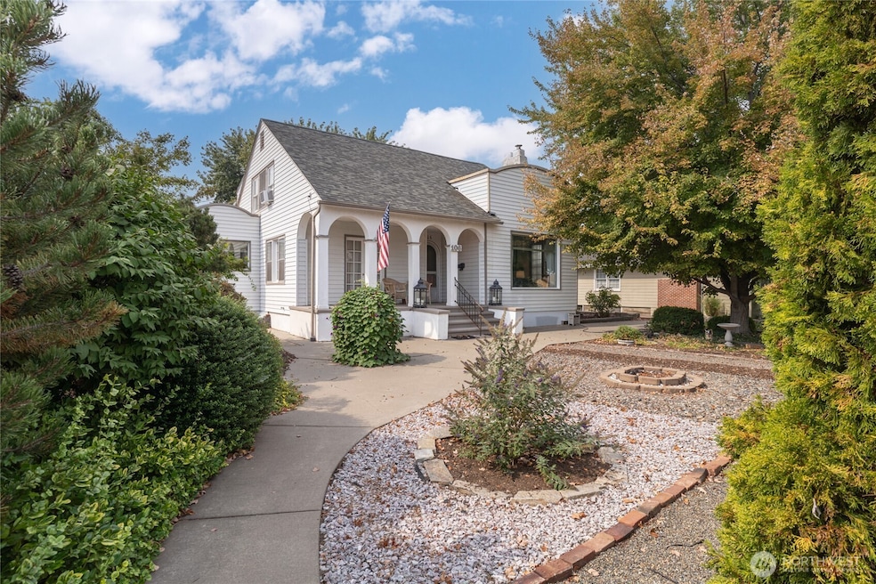 106 N Franklin Ave, Wenatchee, WA 98801 - photo 1