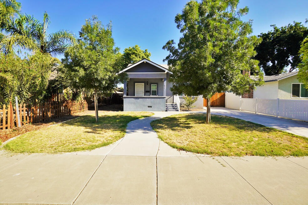 654 C Street Lemoore 01 Front 1 Smallest