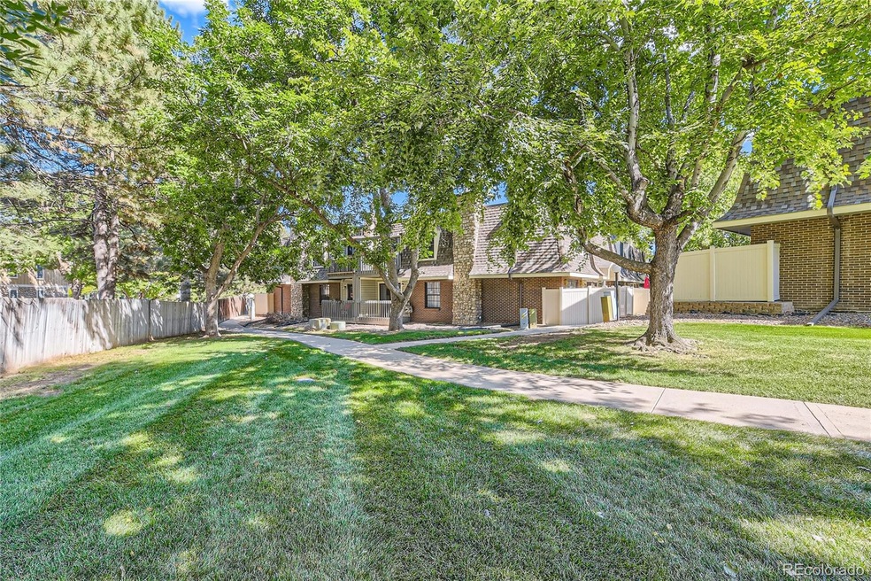 15593 E Wyoming Dr unit D, Aurora, CO 80017 - photo 1