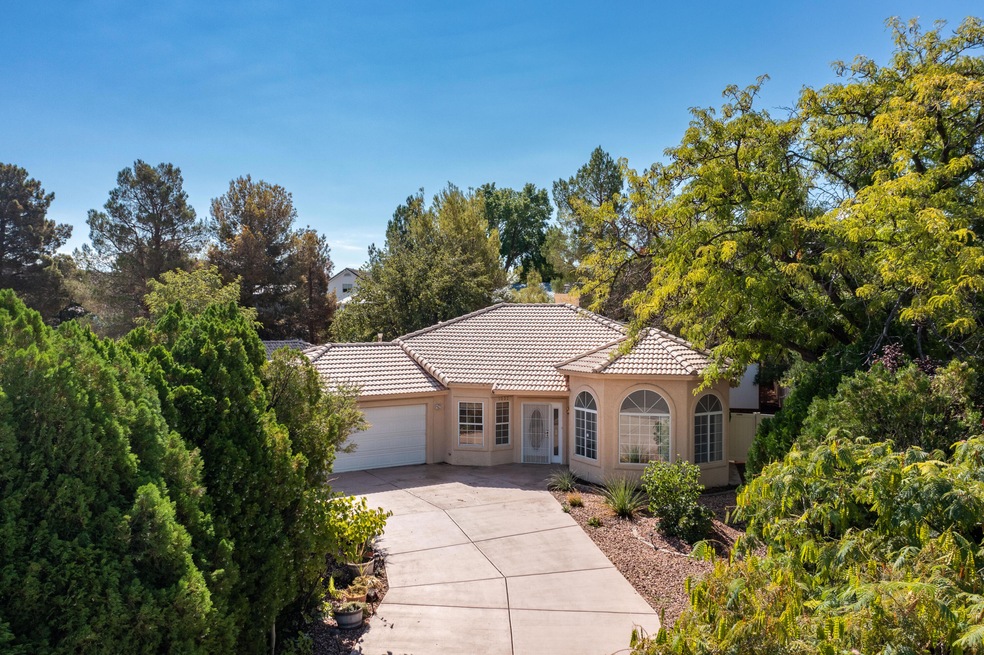 1032 Red Bud Circle (1)