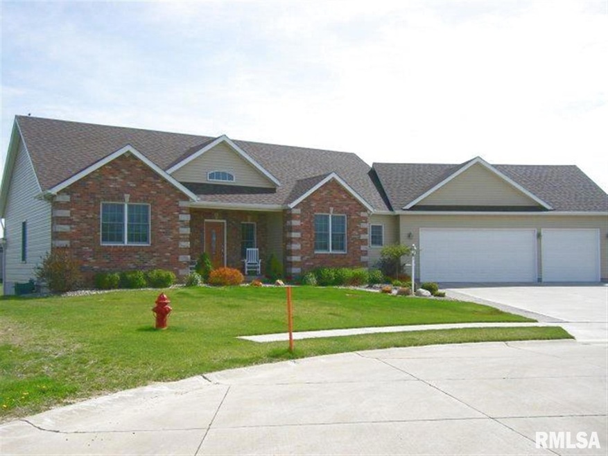 16 Nicholas Ct, Eldridge, IA 52748 - photo 1