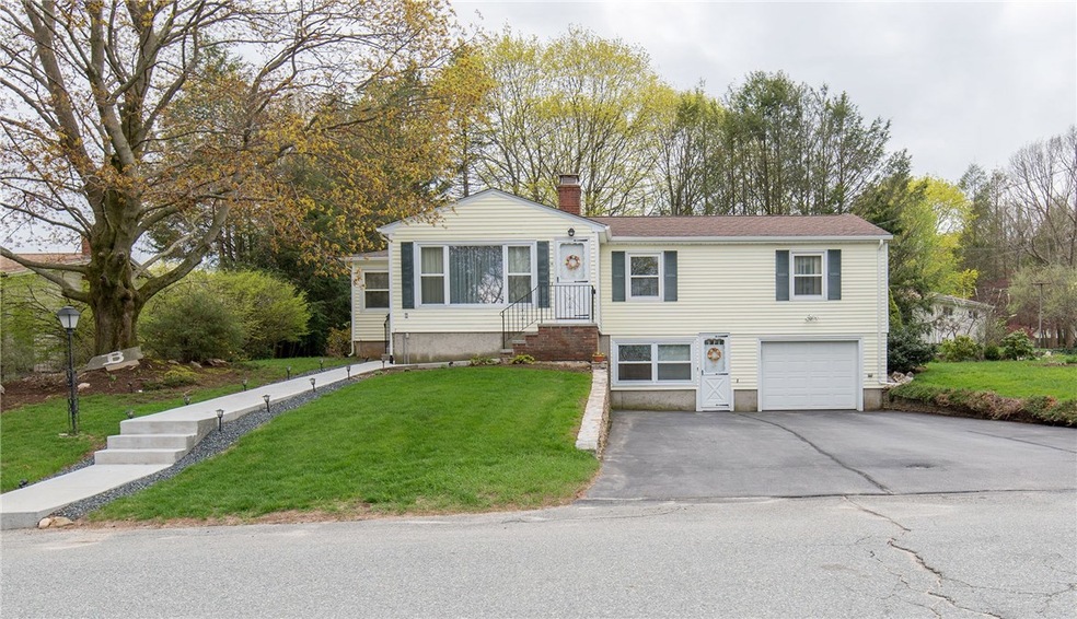 10 Roger Williams Dr, Greenville, RI 02828 - photo 1