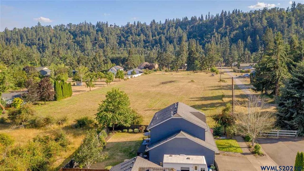 302 Division St, Silverton, OR 97381 - photo 1