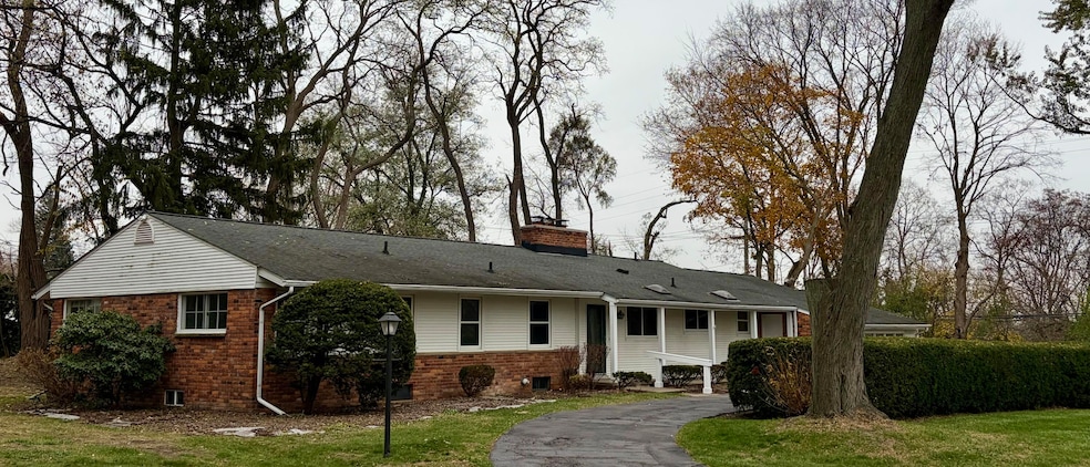 6493 Thorncrest Dr, Bloomfield Hills, MI 48301 - photo 1