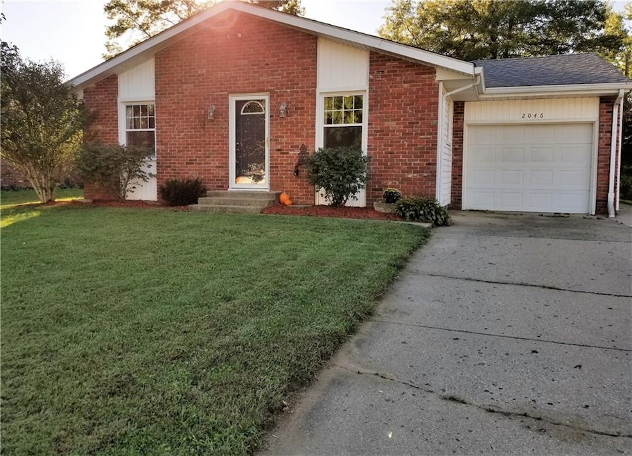 2046 Dawnshire Dr, Columbus, IN 47203 - photo 1