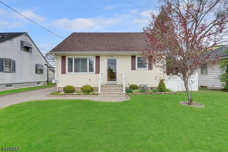 218 N 10th Ave, Manville, NJ 08835 - photo 1