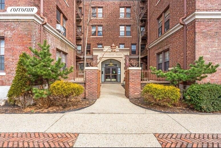 Sold $870,000 • Co-Listing Agent