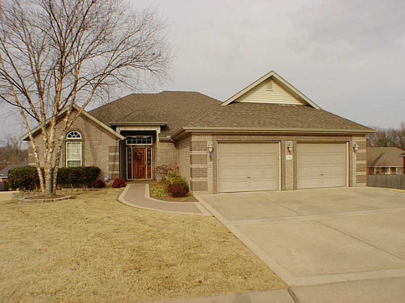 304 SW Duke Ave, Bentonville, AR 72712 - photo 1