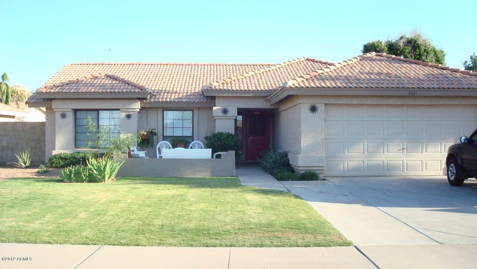 OMG! No HOA! Tile roof!