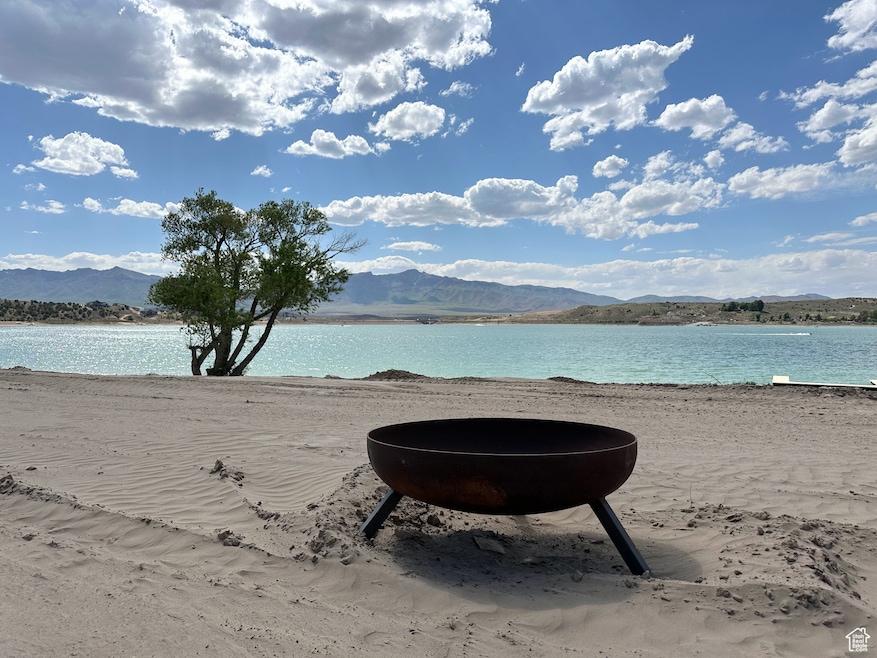 9375 W Lakeside Cir S unit 17, Levan, UT 84639 - photo 1