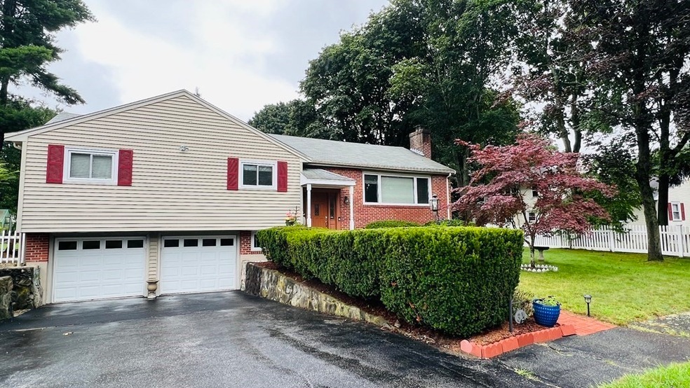 32 Bobolink Rd, Wellesley Hills, MA 02481 - photo 1