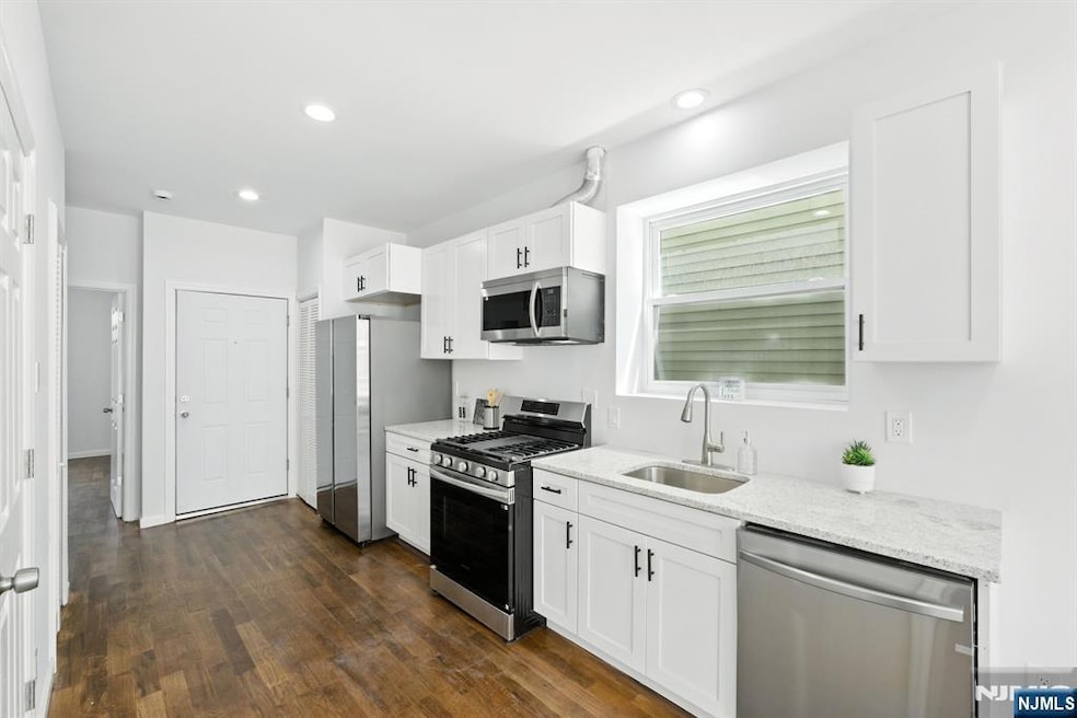 196 Malvern St, Newark, NJ 07105 - photo 1