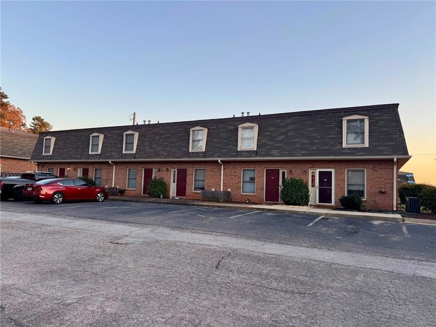 3925 Mountain View Rd, Oakwood, GA 30566 - photo 1