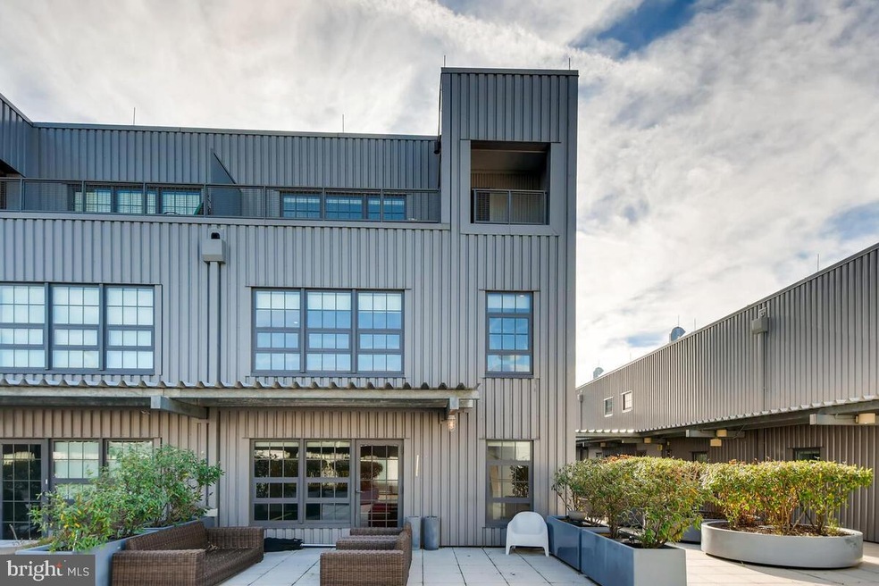 Silo Point, Baltimore, MD 21230 - photo 1