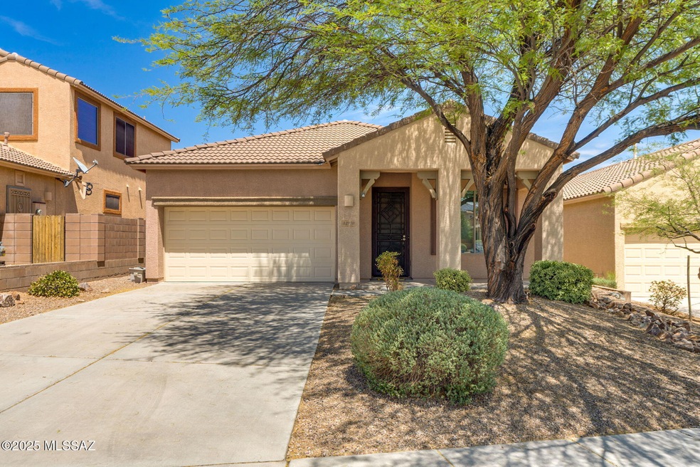 2-web-or-mls-Topanga Dr-2