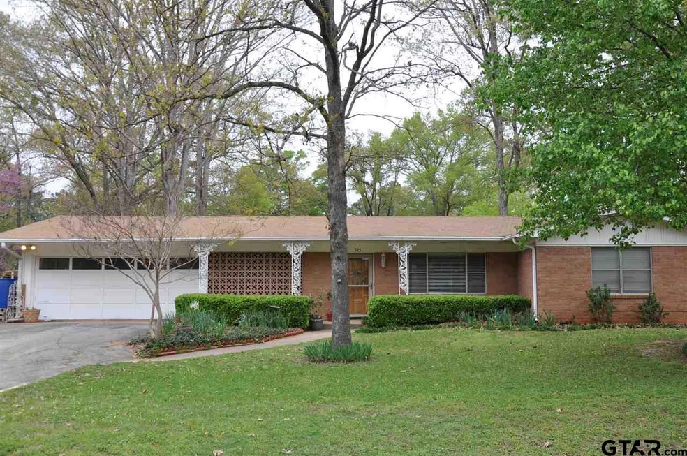 525 Camp St, Kilgore, TX 75662 - photo 1