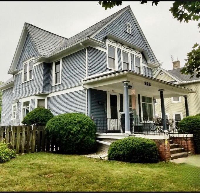 928 N 13th Front of House