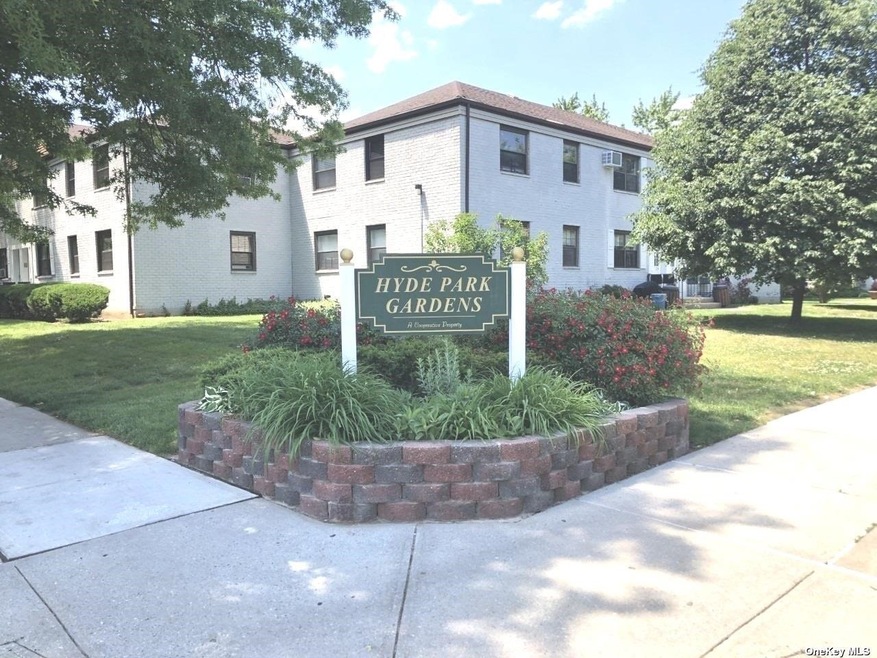 137-39 68th Dr unit B, Flushing, NY 11367 - photo 1