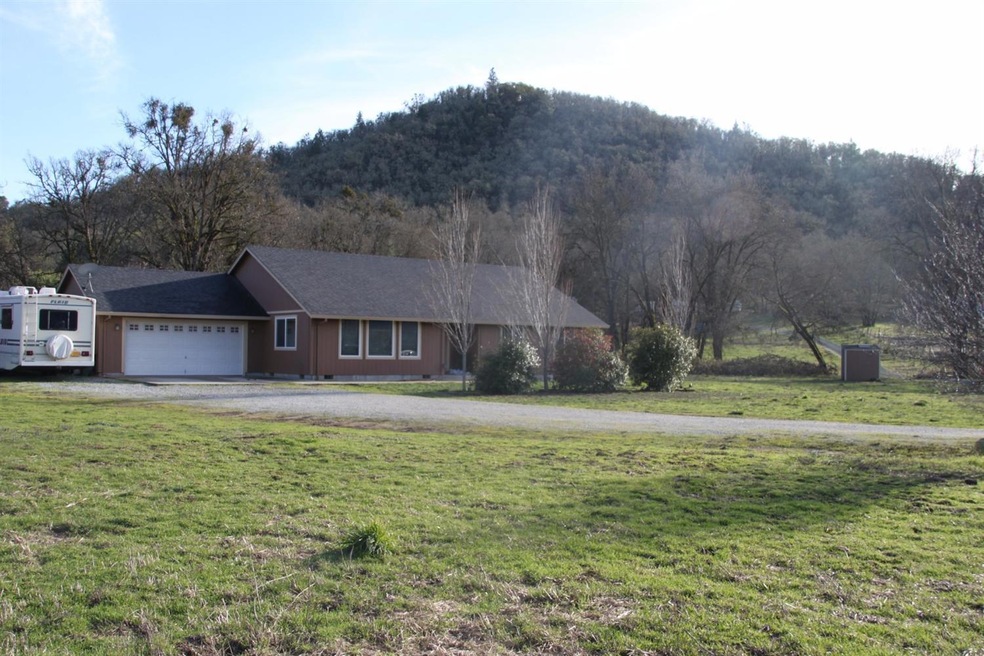 117 Rocking Horse Ln, Central Point, OR 97502 - photo 1