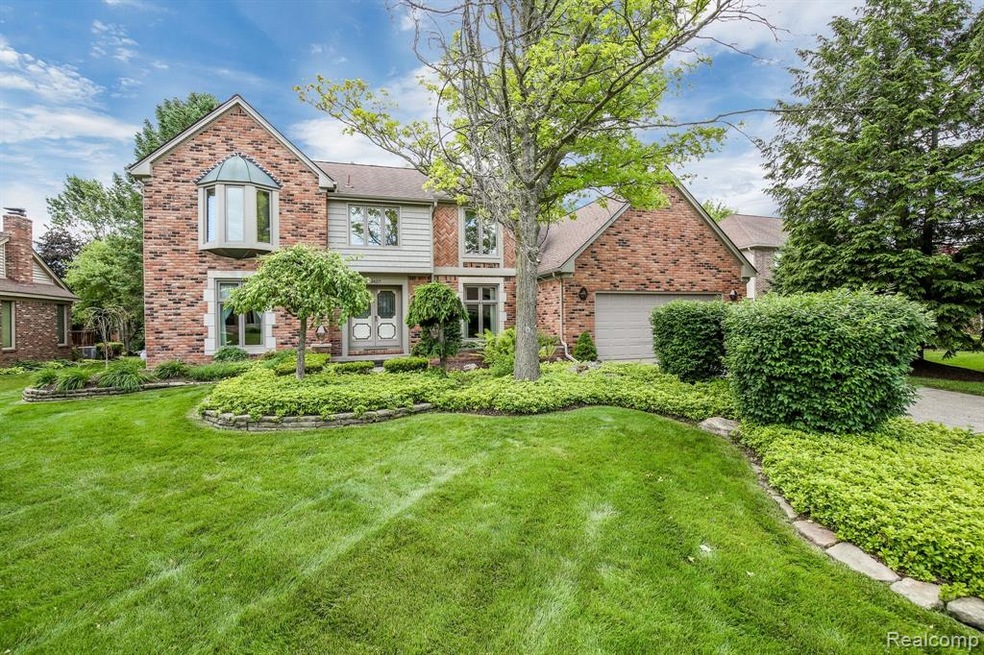 3427 Summit Ridge Dr, Rochester Hills, MI 48306 - photo 1