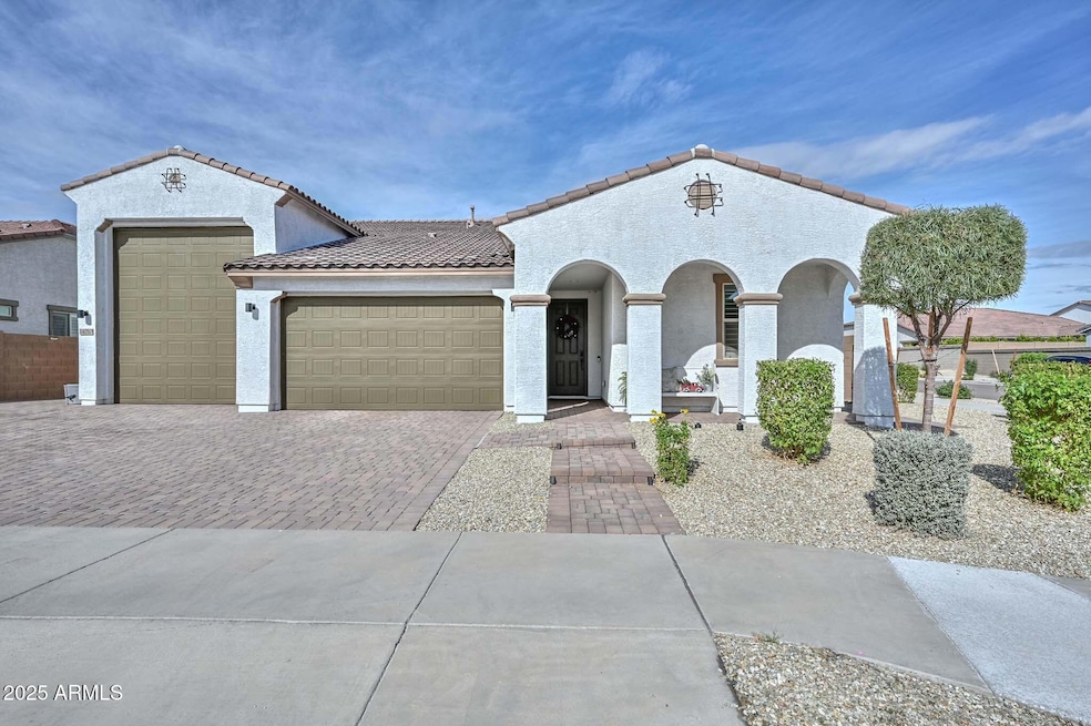 14010 W Mariposa Grande, Surprise, AZ 85387 - photo 1