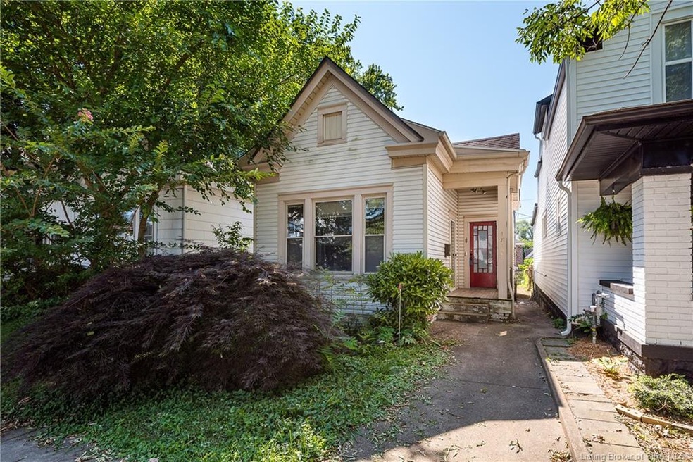 Welcome to 1812 E. Spring St. in New Albany
