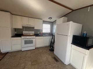 328 W 53rd St unit 51, Anderson, IN 46013 - photo 1