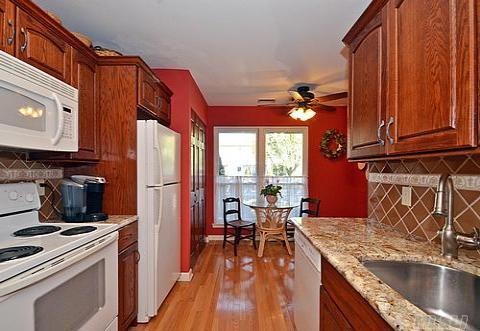 100 Baker Ct unit 13, Island Park, NY 11558 - photo 1