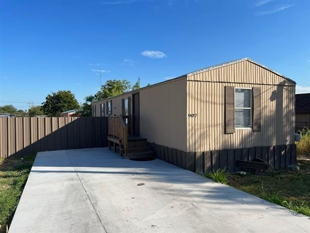 907 E De la Rosa St, Del Rio, TX 78840 - photo 1