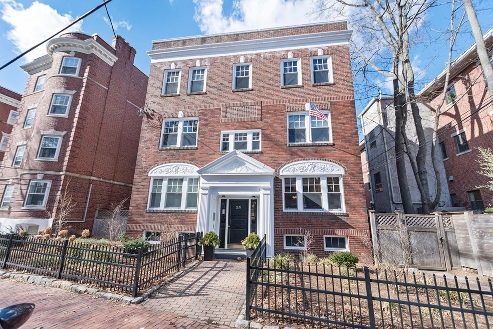 39 Lee St unit 3B, Cambridge, MA 02139 - photo 1