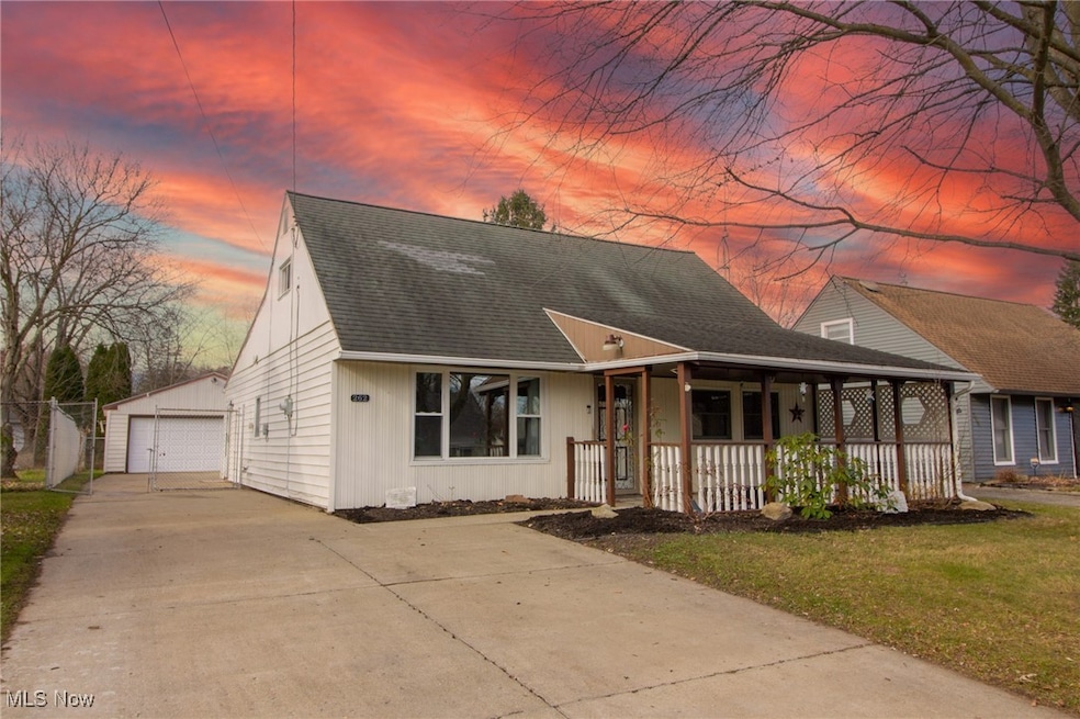 262 Idlewood Rd, Youngstown, OH 44515 - photo 1