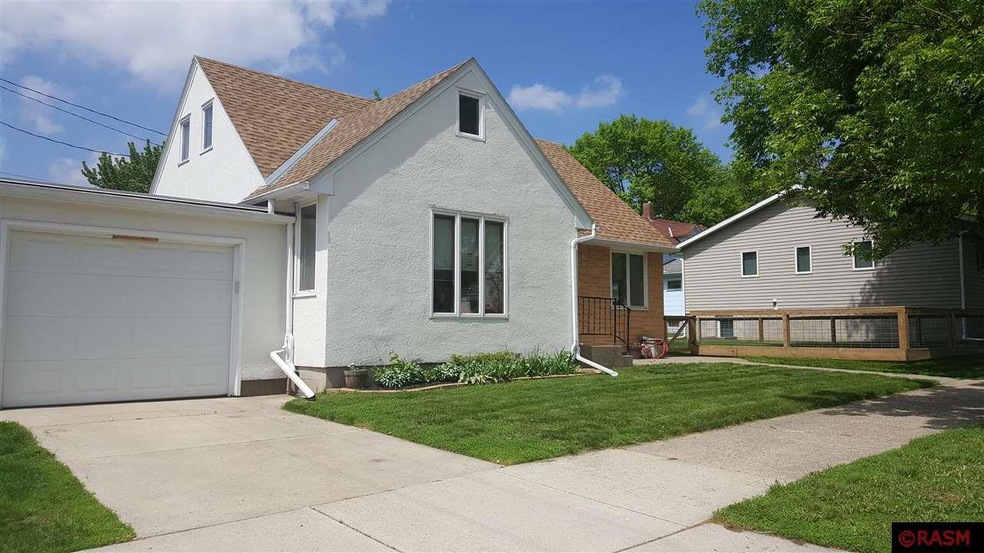 1110 5th St N, New Ulm, MN 56073 - photo 1