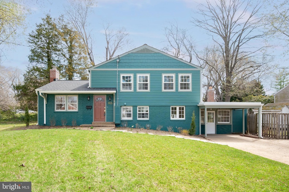 915 Dresden Ct, Alexandria, VA 22308 - photo 1