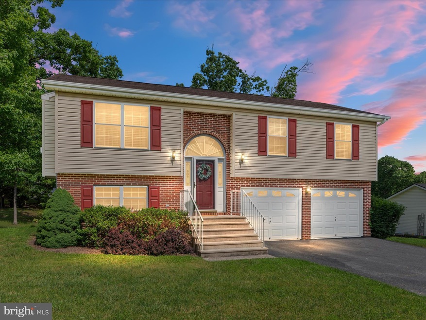 140 Leviticus Dr, Bunker Hill, WV 25413 - photo 1