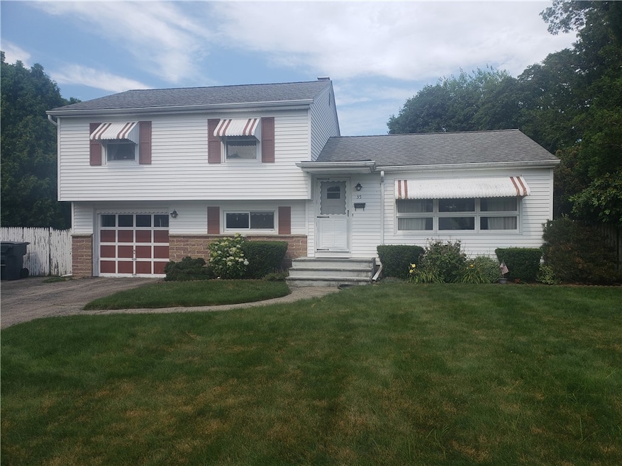 35 Village Cir, Warwick, RI 02888 - photo 1