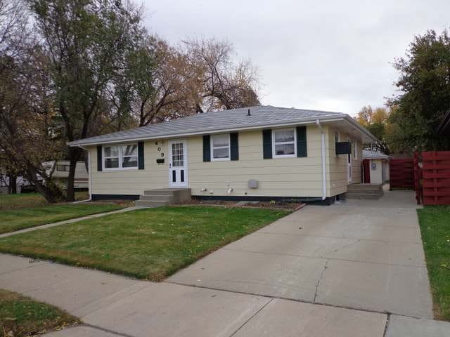 409 1st St SE, Mandan, ND 58554 - photo 1