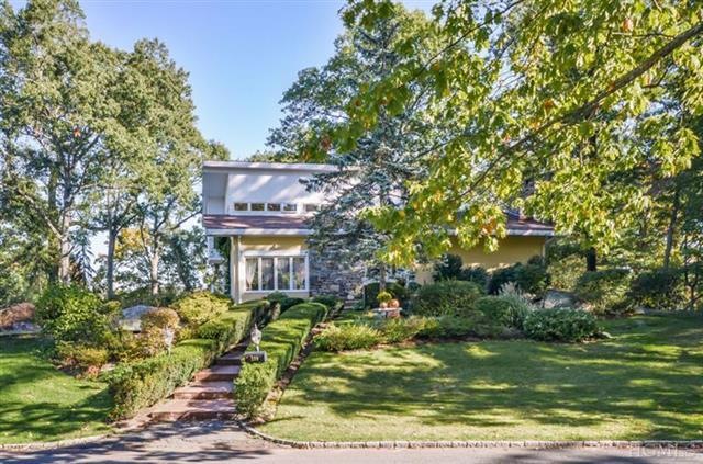 288 Old Colony Rd, Hartsdale, NY 10530 - photo 1