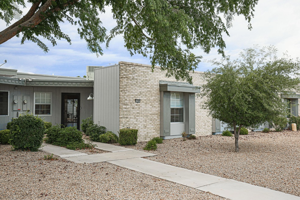 17207 N 106th Ave, Sun City, AZ 85373 - photo 1