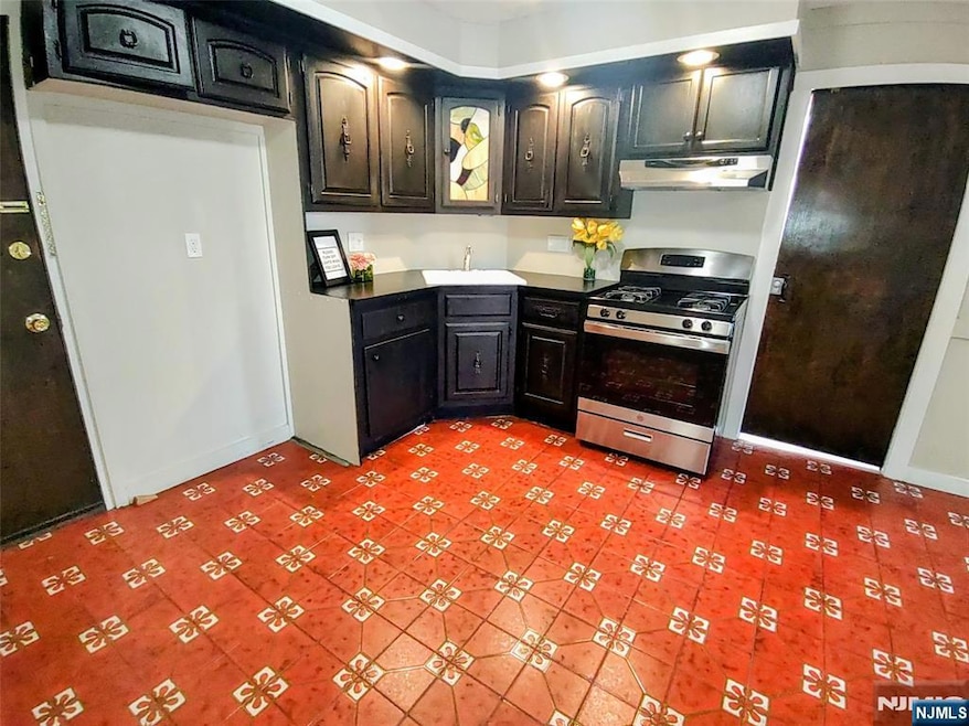 For Rent $1,600/month