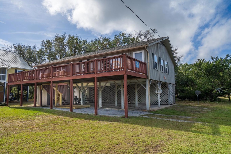 2702 Myrtle