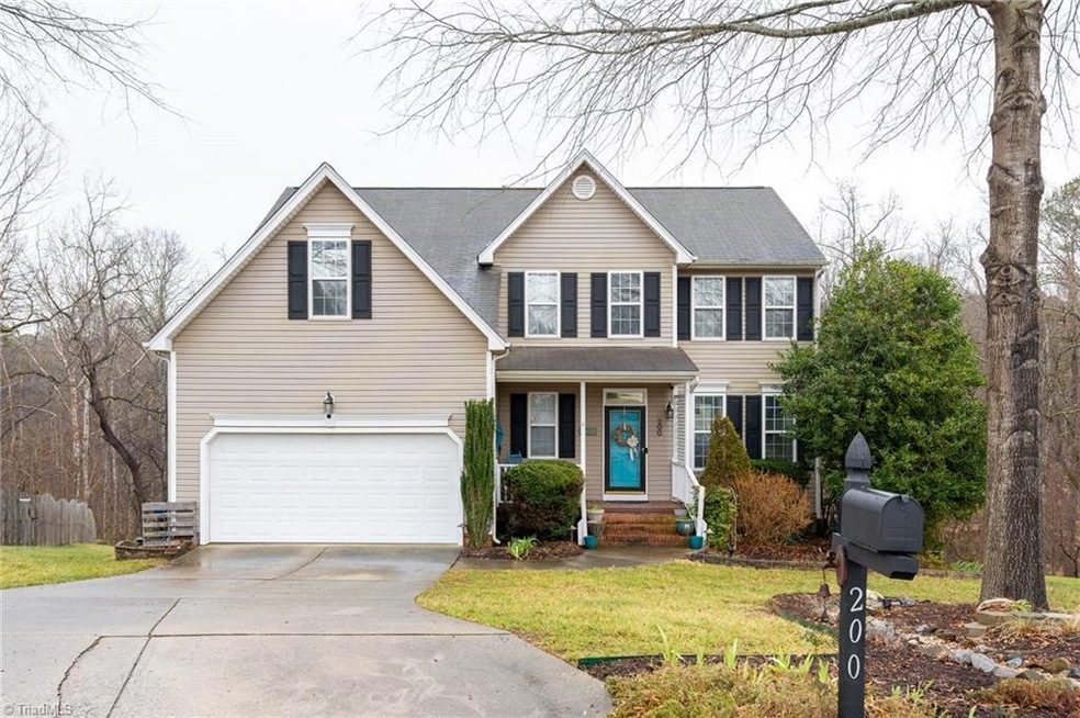 200 Jamestown Oaks Dr, Jamestown, NC 27282 - photo 1