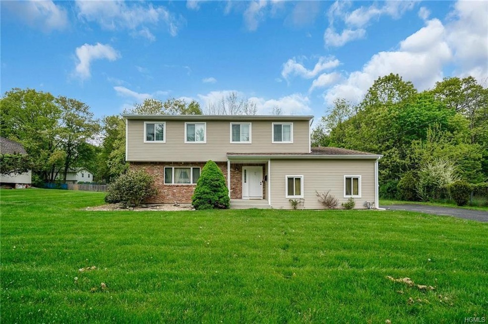 51 Tennyson Dr, Nanuet, NY 10954 - photo 1