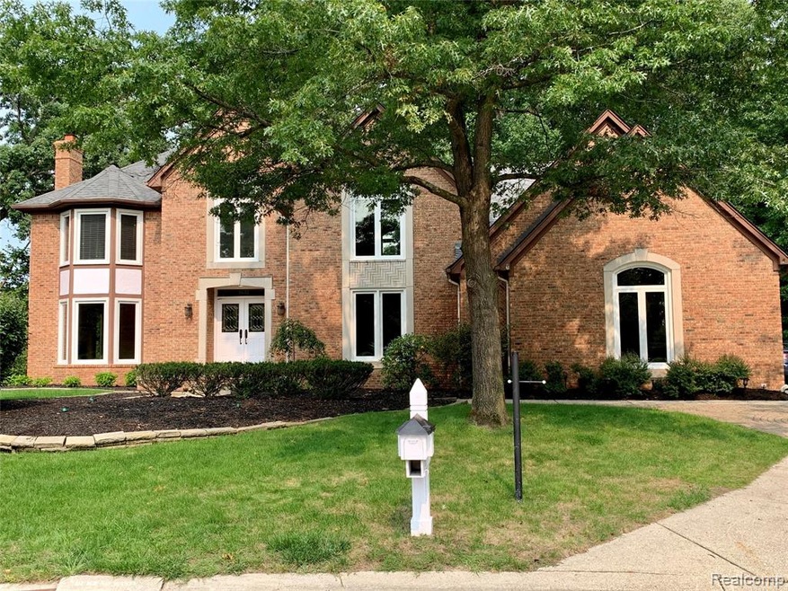 1632 Wakefield Ct, Rochester Hills, MI 48306 - photo 1