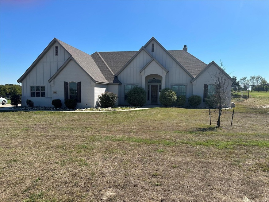 140 Stanford Ln, Springtown, TX 76082 - photo 1