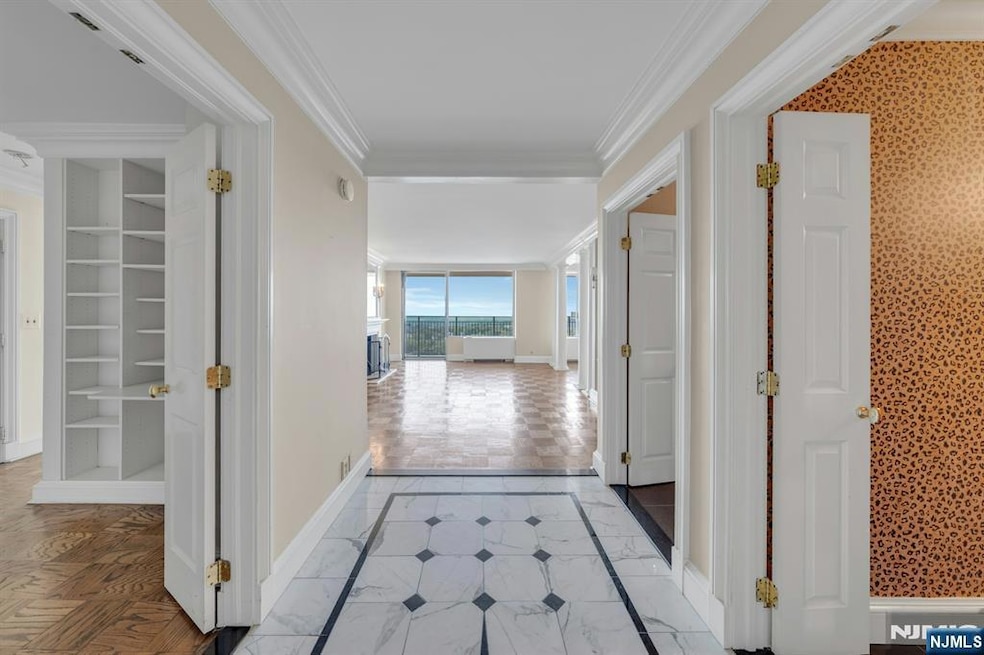 The Colony unit 23C, Fort Lee, NJ 07024 - photo 1