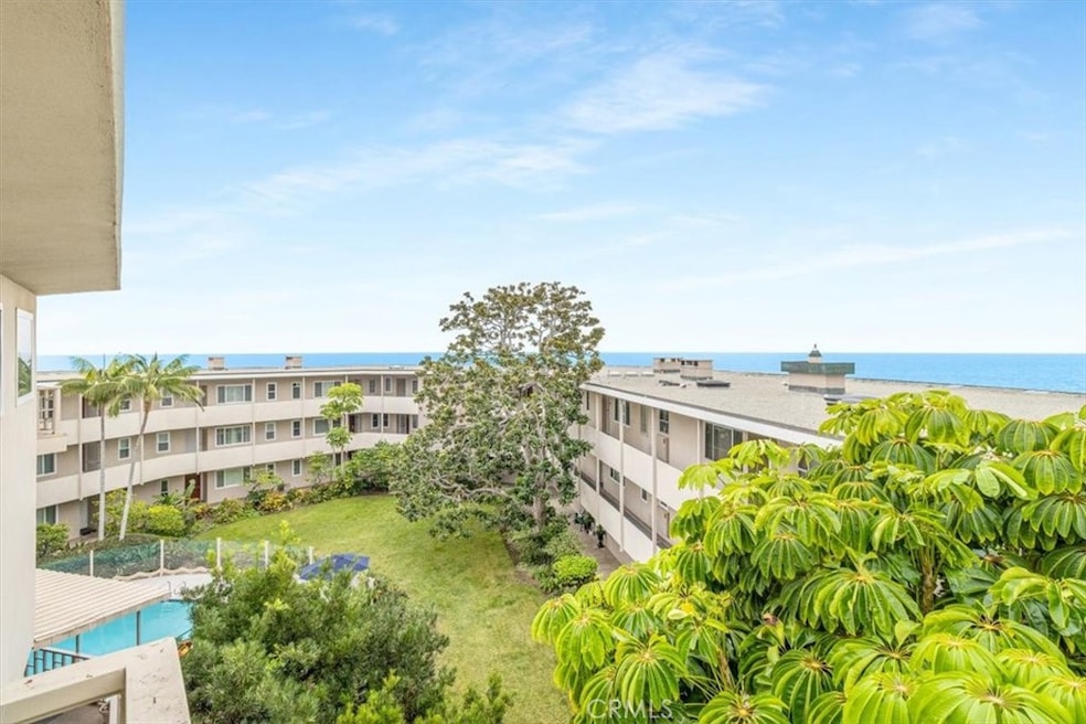 31561 Table Rock Dr unit 417, Laguna Beach, CA 92651 - photo 1