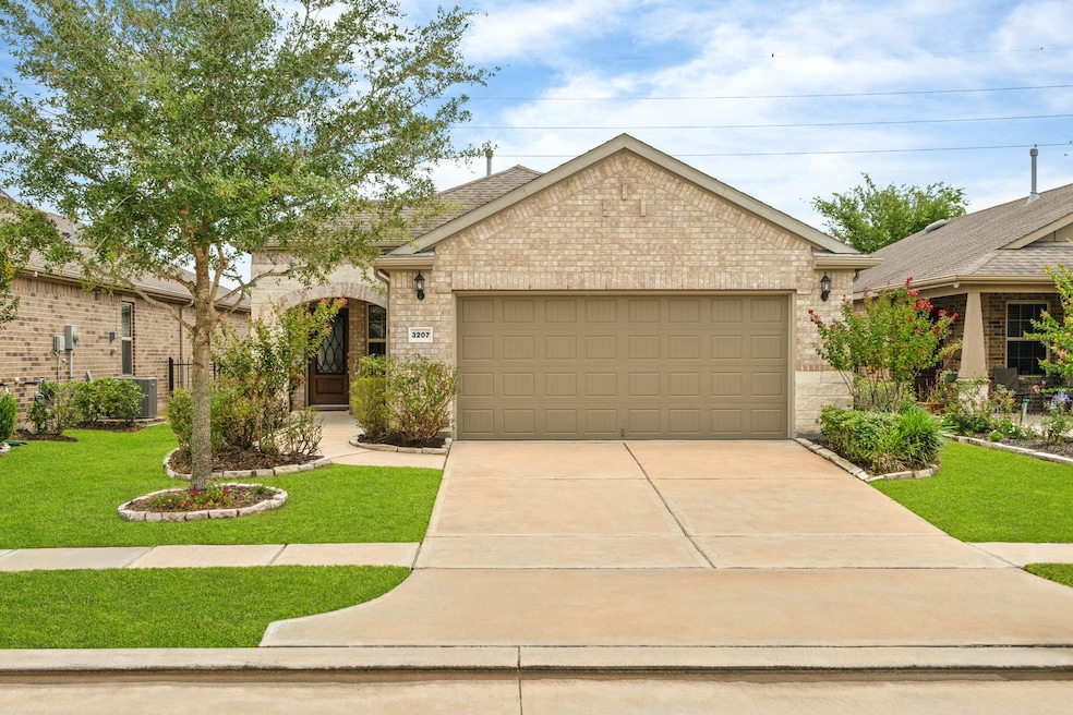 3207 Chimney Swift Ln, Booth, TX 77469 - photo 1