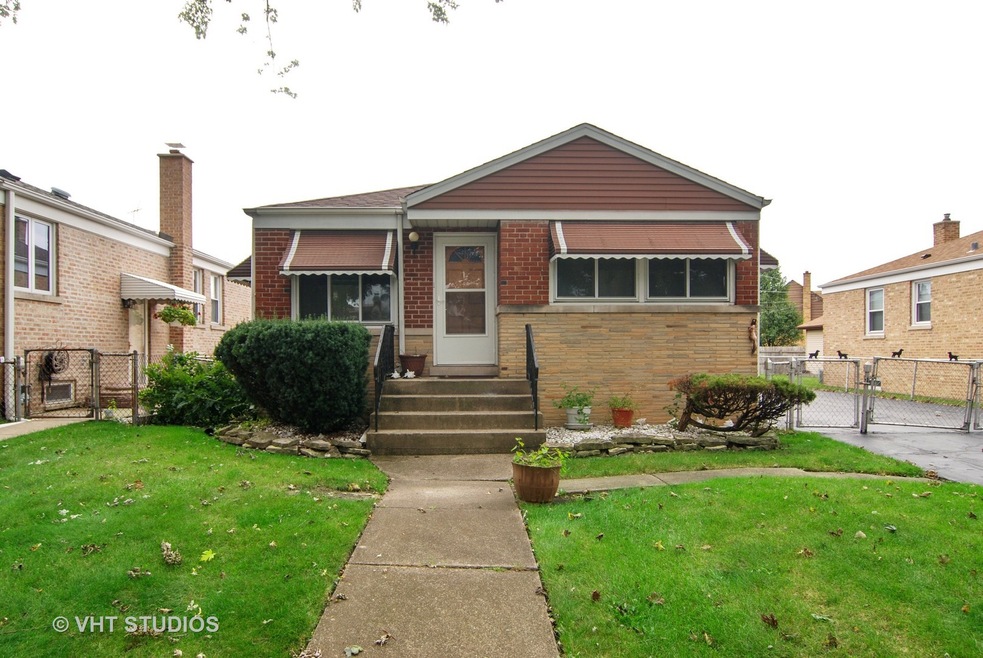 9972 Montrose Ave, Schiller Park, IL 60176 - photo 1